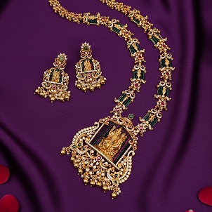 Striking Gold & Diamond Bracelet View 3